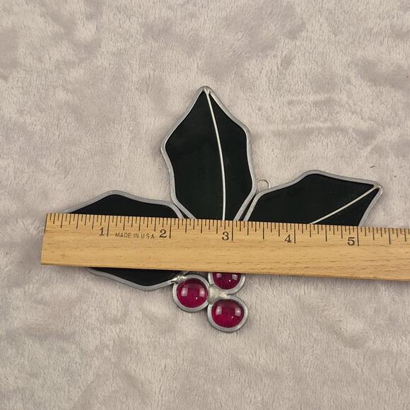 Vtg Christmas Holly Plant Stained Glass Suncatcher Hand Made Window Decoration - Picture 6 of 6